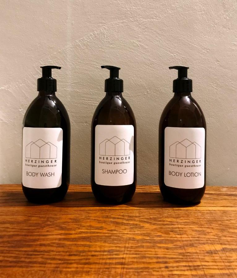 Herzinger Boutique Guesthouse Klein Windhoek エクステリア 写真
