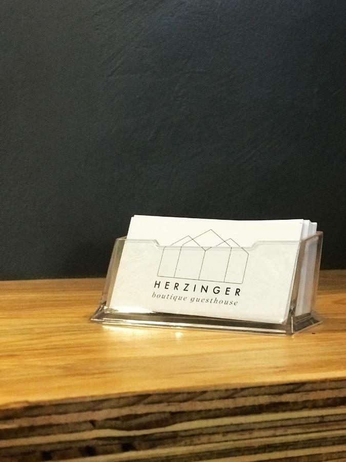 Herzinger Boutique Guesthouse Klein Windhoek エクステリア 写真